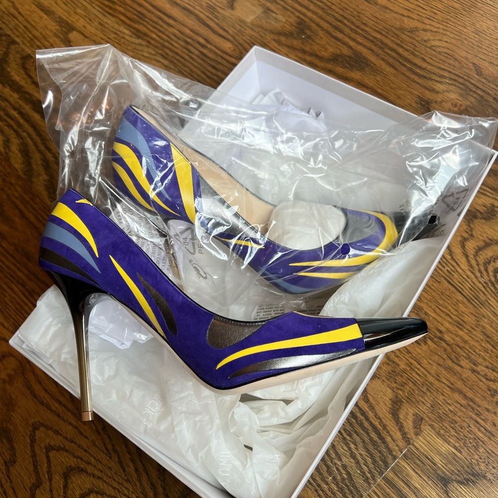 NWT Jimmy Choo Size 6.5 Violet Heels